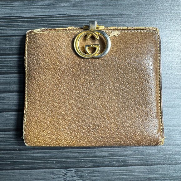 Gucci Vintage G Clasp Bifold - Picture 1 of 5